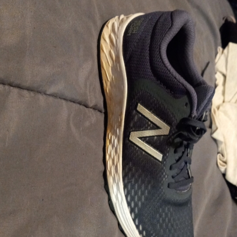 Womens size 8 New Balance